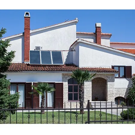 Moderno 2 Apartment *