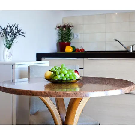 Apartment Moderno 2 *